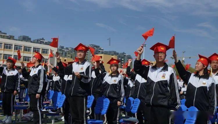 吴京发脾气片段被扒，谢楠回应被劝离婚很无奈